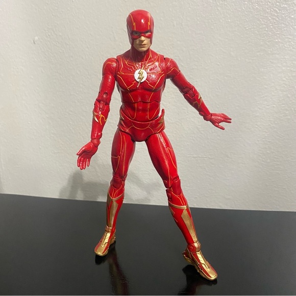 DC COMICS - The Flash Movie - Flash Action Figure McFarlane - Picture 3 of 12